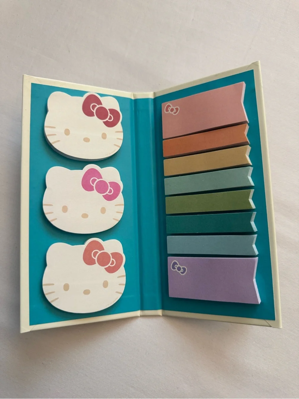 Hello Kitty compact hello